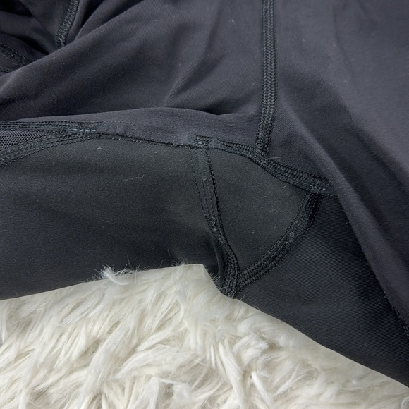 Lululemon Crops Black *pockets* - Picture 2 of 6